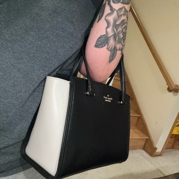Kate spade black and white handheld bag - Picture 5 of 5